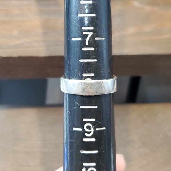 Size 8 925 Sterling Silver Beautiful Blue Diamonds Ring - Picture 6 of 8